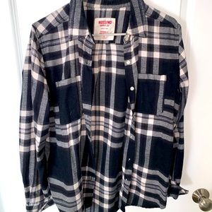 Long Sleeve Black and White Flannel